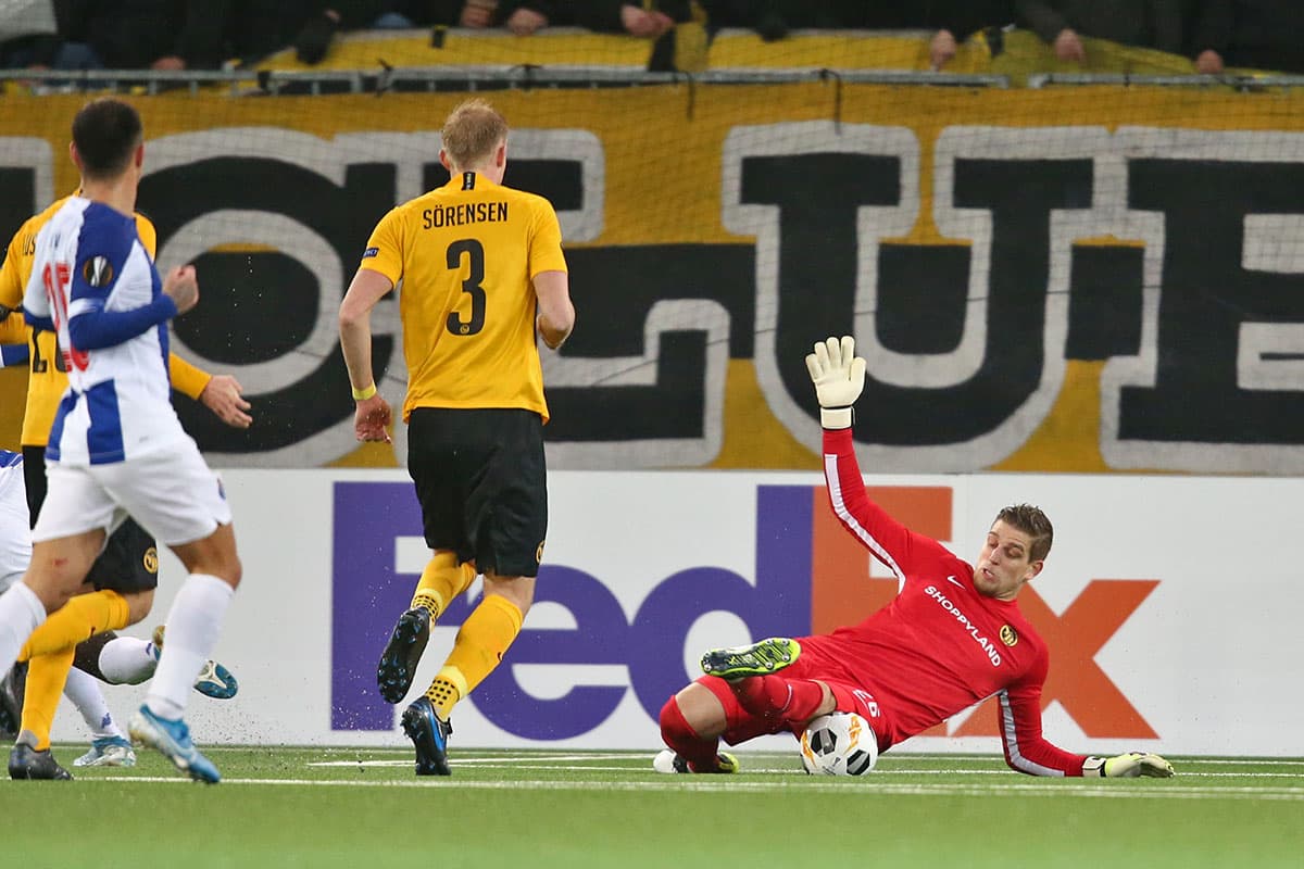 Jesús 'Tecatito' Corona disputó 84 minutos en el triunfo de los Dragones con doblete de Aboubakar en su visita ante Young Boys.