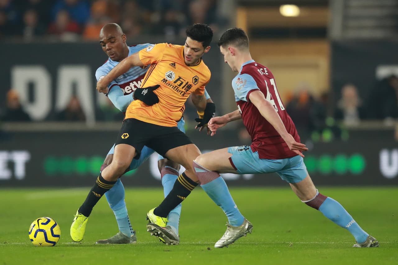 Con esta victoria, Wolverhampton se impone a West Ham United 2-0 con goles de Dendocker y Crutone. El mexicano, Raúl Jiménez, jugó 83 minutos del encuentro y es así como los Wolves se quedan en la quinta posición de la Premier League.