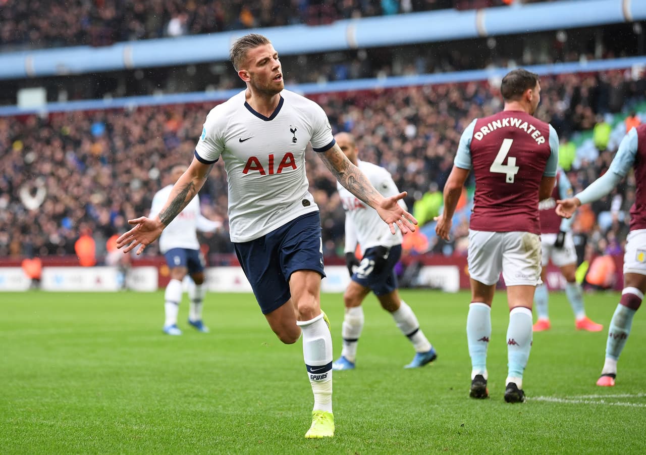 Alderweireld marcó en ambas porterías en la victoria de los Spurs por 2-3 ante el Aston Villa en la Premier League.