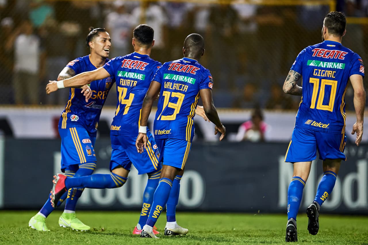 Cayó el gol de Tigres luego de que Gignac metiera el balón al área rival.
