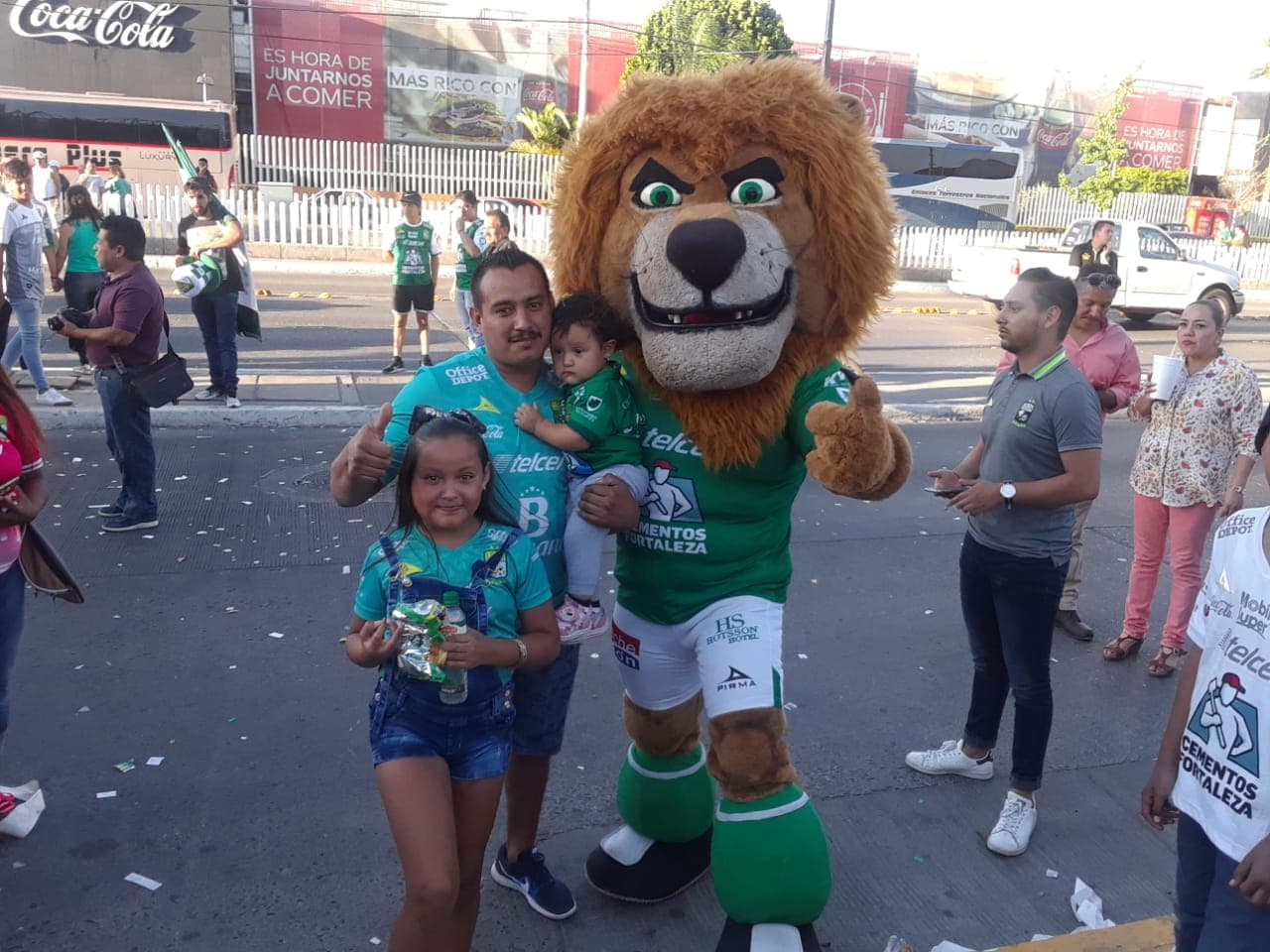 Las calles de León, Guanajuato, se llenaron de fanáticos antes del juego contra Xolos por los Cuartos de Final de la Liguilla en el Clausura 2019.