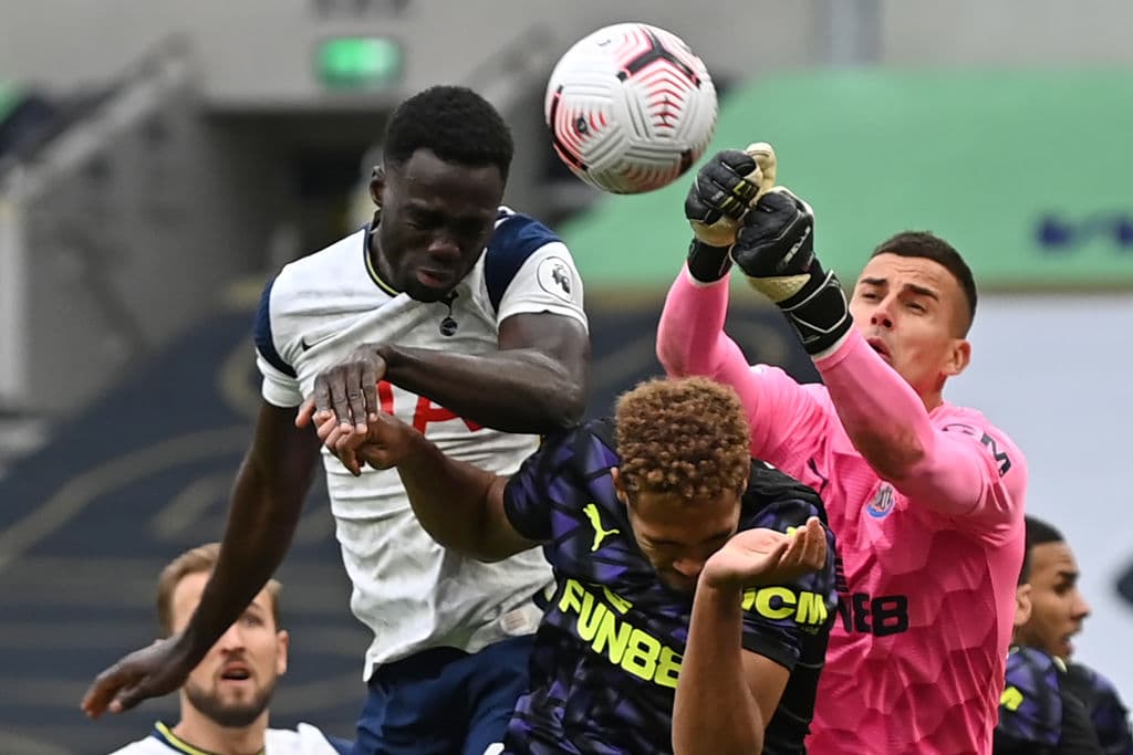 Tottenham y Newcastle empataron con un gol.