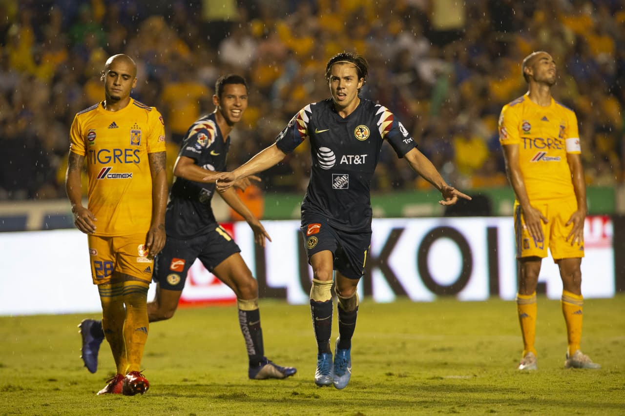 Corría el minuto 60 cuando Sebastián Córdova aprovecho una buena jugada de los visitantes y pateó con fuerza para emparejar la pizarra.