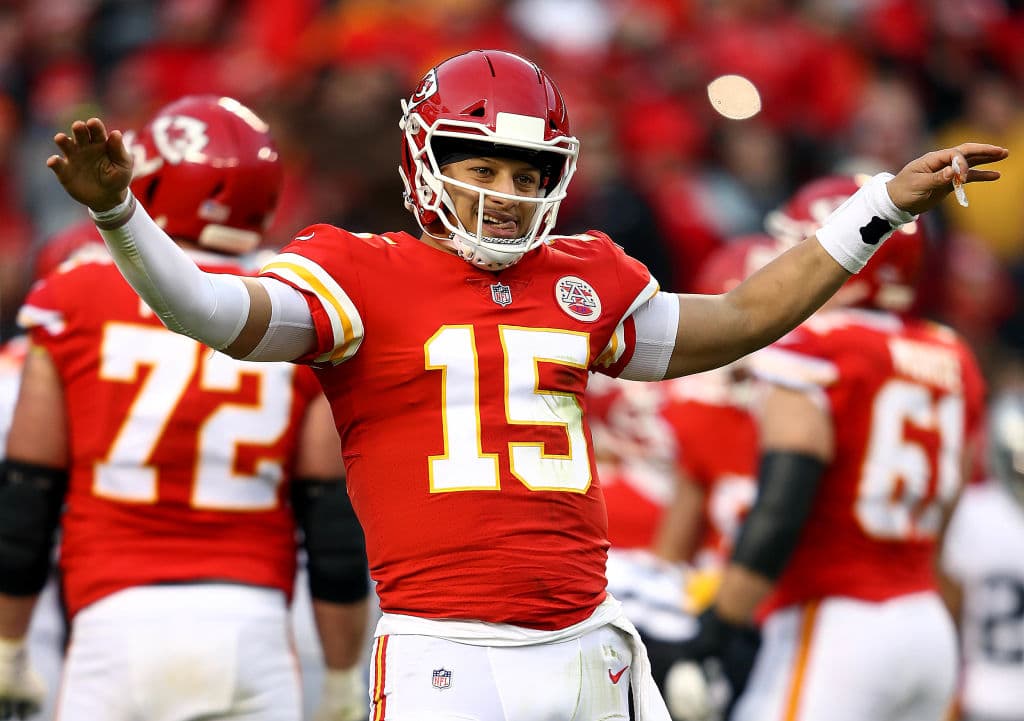 <b>1) Partick Mahomes (Kansas City Chiefs)</b>. Para muchos debe ganar el MVP esta temporada. El QB de segundo año amasó 5097 yardas y lideró a la NFL con 50 pases de TD. Se viene su momento de lucirse.