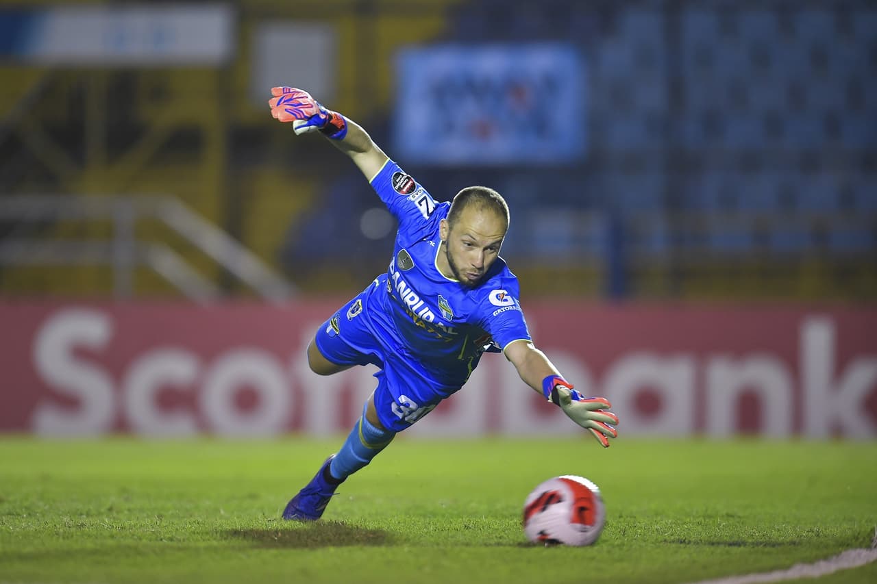 Tres minutos después, el NYC aprovechó un tiro directo para que Valentín Castellanos colara el esférico pegado al poste y complicara el panorama a los locales.