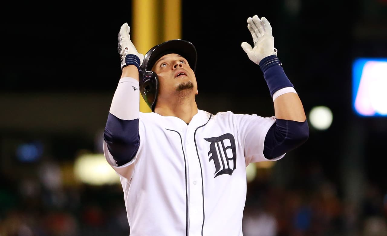 Con su promedio de bateo de .338 fue el líder en esa categoría en toda la 'Gran Carpa' y ganó por cuarto año el título de bateo en la Liga Americana para afianzarse como un gran candidato al Beisbolista del Año de los Premios Deportes.