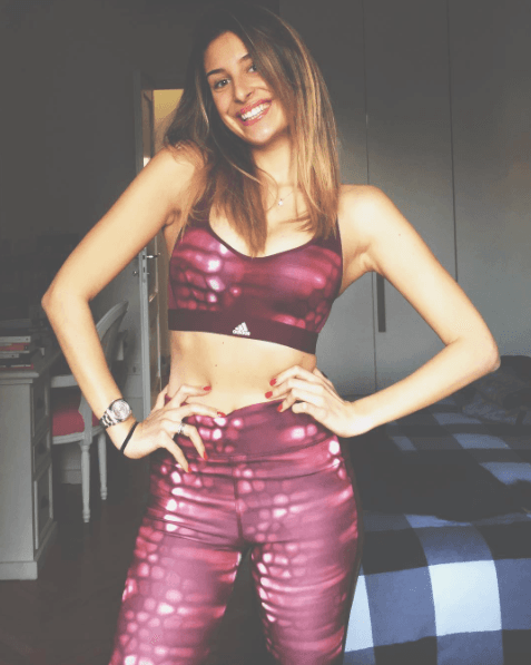 Valentina se ha convertido en una seguidora incondincional de la Juventus, equipo con el que su padre, Massimiliano, ha conseguido dos Scudettos, dos Copas de Italia y dos Supercopas de Italia. La sensual mujer tiene el sueño de todo 'bianconero', la Champions League y espera festejarla en familia.