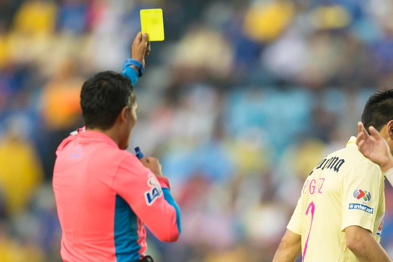 Recuerda tratar de alinear jugadores que no te generen tarjetas amarillas o rojas ya que te resta puntos. En esta jornada solo fue amonestado Darío Verón.