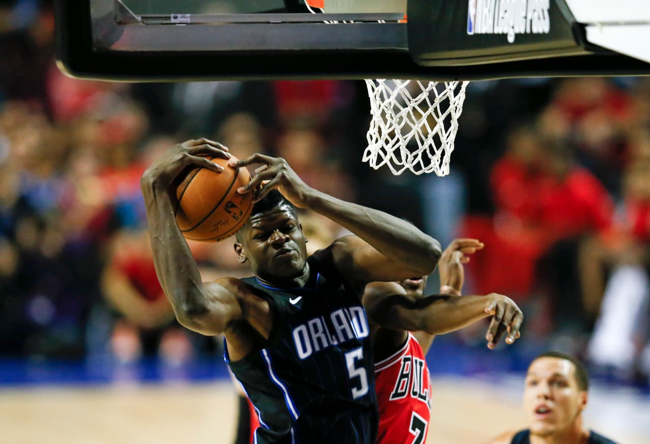 La segunda mitad fue muy intensa y con un factor importante los del Magic empezaron a llevar el juego a su favor, recuperando los rebotes. Al final ganaron ese balance por 43-33 a Chicago.
