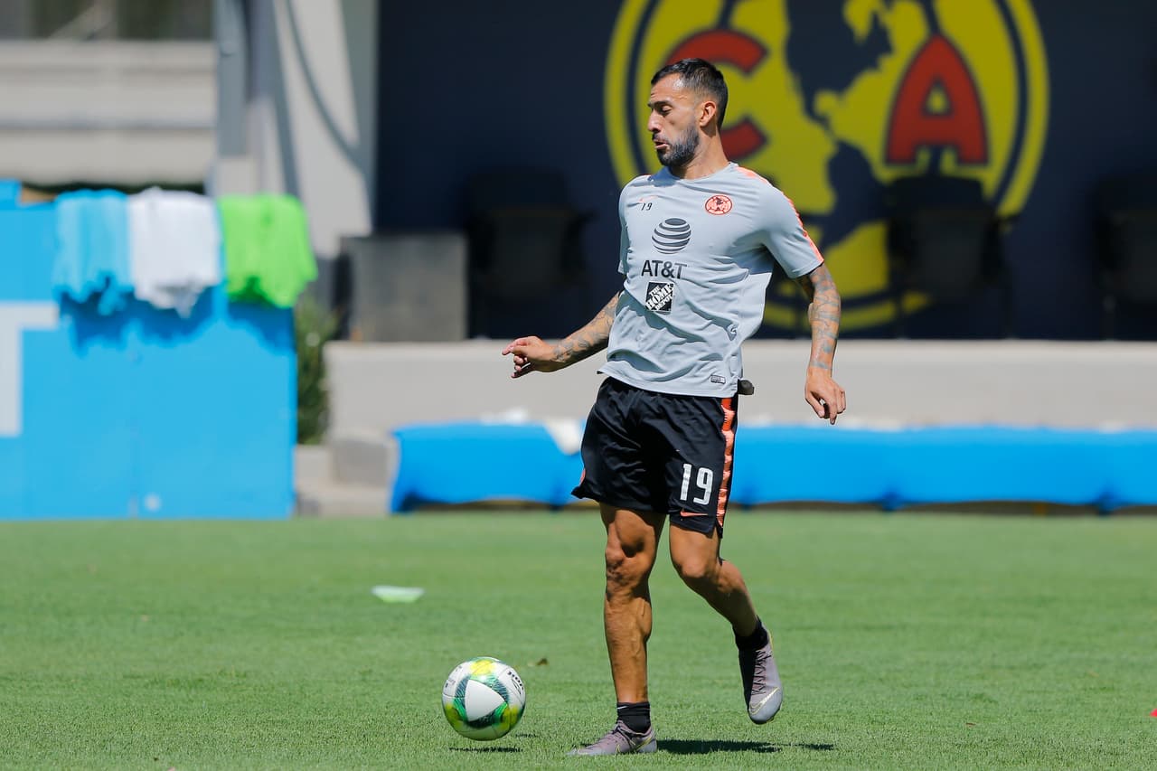 Oribe Peralta volvió a ser parte del grupo de trabajo de América, que entrena con miras para su choque contra Tigres en el Clausura 2019. El 'Hermoso' espera contagiar a sus compañeros para ir por los puestos de comando.