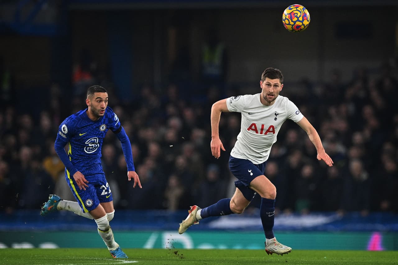Los Blues se impusieron sobre el Tottenham en Stamford Bridge con las anotaciones de Hakim Ziyech y Thiago Silva.
