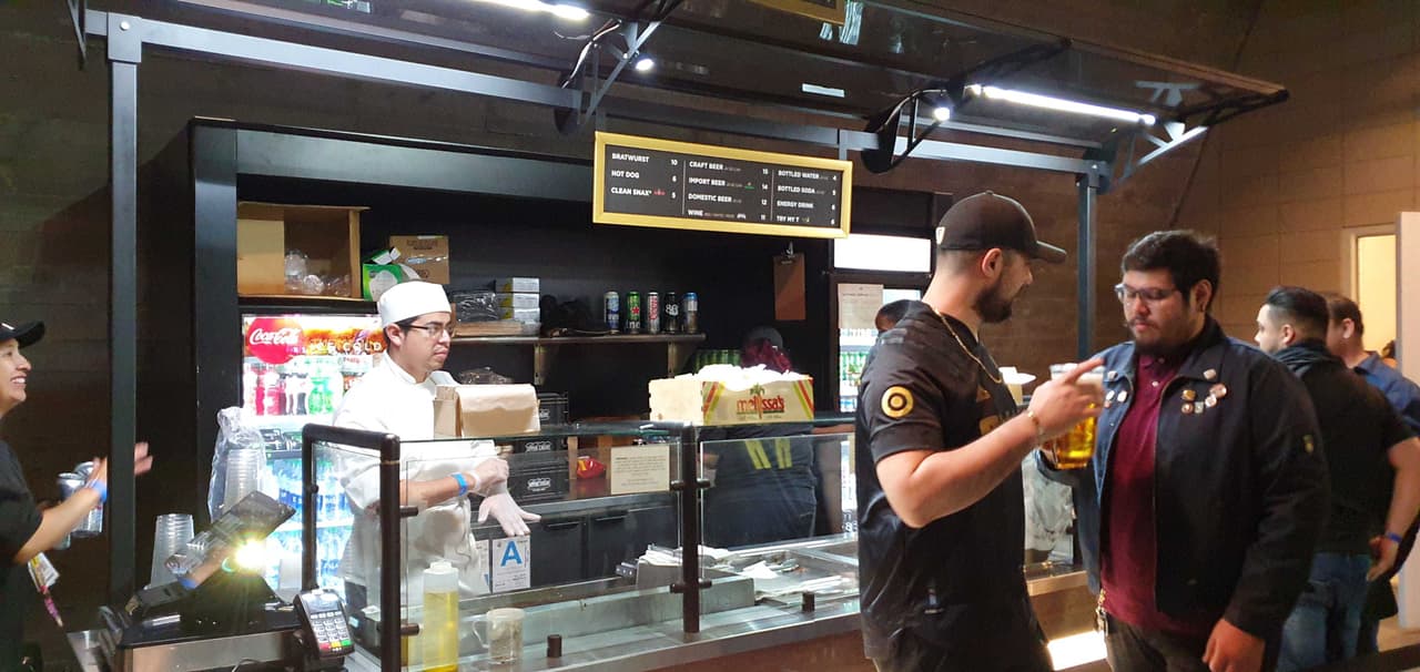 ¿Cuánto gasta un aficionado en un partido del LAFC de Carlos Vela?