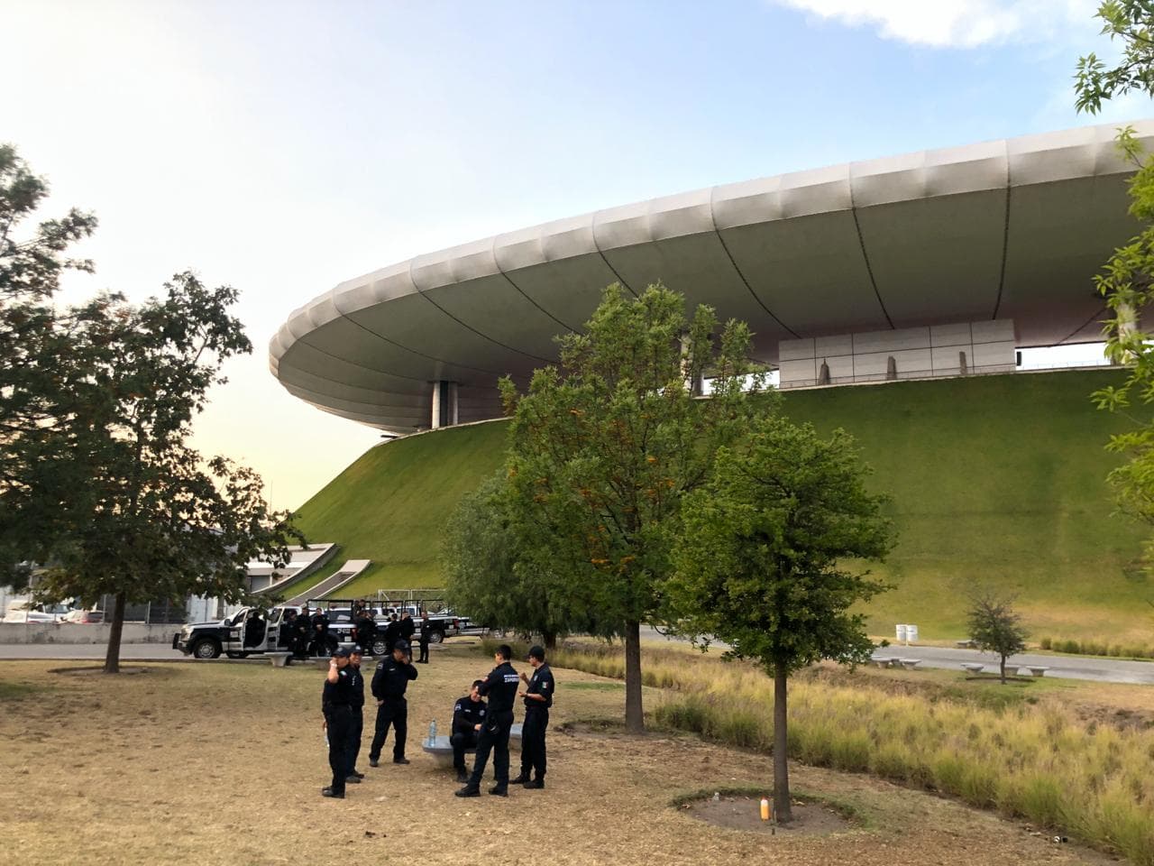 Aficionados de Chivas realizan fuerte gasto y quedan decepcionados