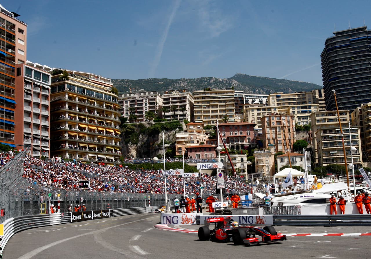 El 2009 fue terrorífico para Lewis Hamilton. Su tercer año con McLaren no fue lo mejor. Empezando por el GP de Monaco con una calificación en 19, que le llevó a recuperar y terminar en 12°.