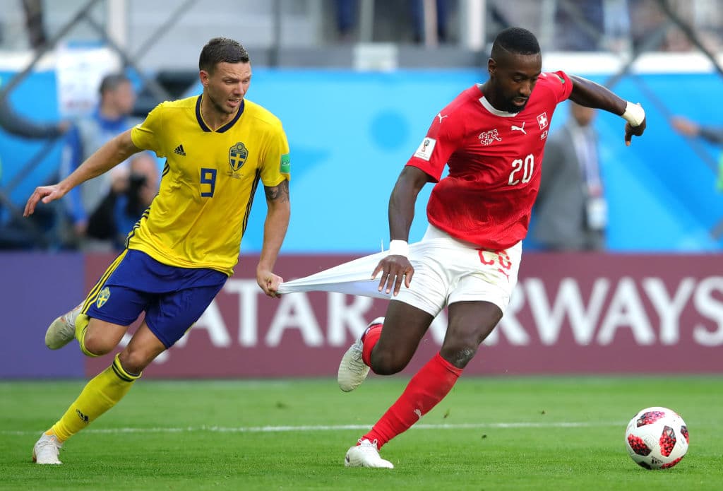 Suecia apelaba a su espíritu combativo en la cancha para incomodar a Suiza, estrategia que antes le sirvió para llegar a este Mundial e incluso a esta instancia.