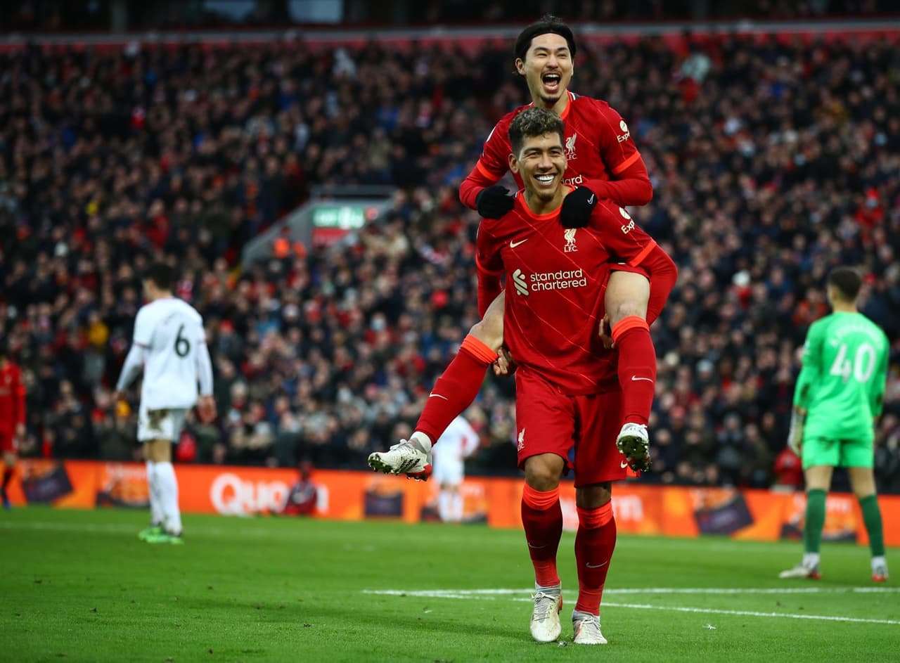 Liverpool se reencontró con el triunfo tras tres encuentros de sequía y golea al Brentford (3-0) para quedarse ya con el segundo puesto de la Premier League. Fabinho Tavares, Alex Oxlade-Chamberlain y Takumi Minamino fueron los que le dieron el triunfo a los ‘Reds’.