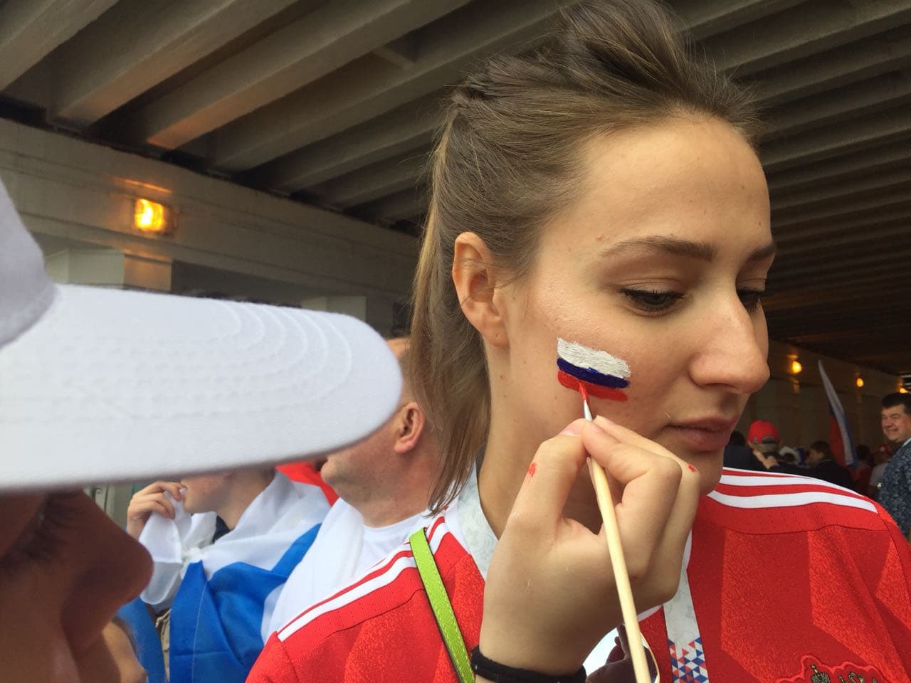 Cada una se viste con los colores de su país como un sello de marca.