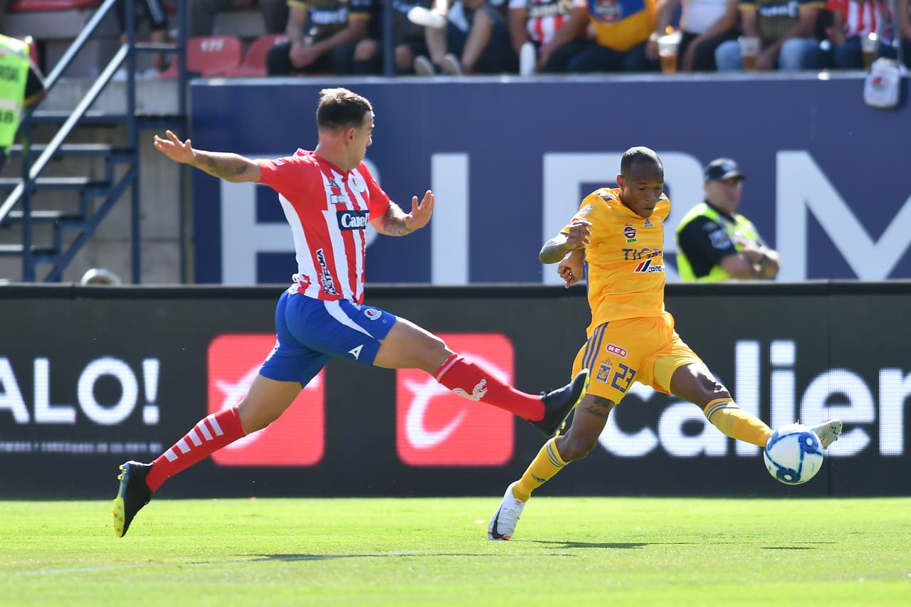 Luis Quiñones asumió un rol vital en la parte complementaria y los Felinos trataban de encontrar la llave del gol atacando por los costados.