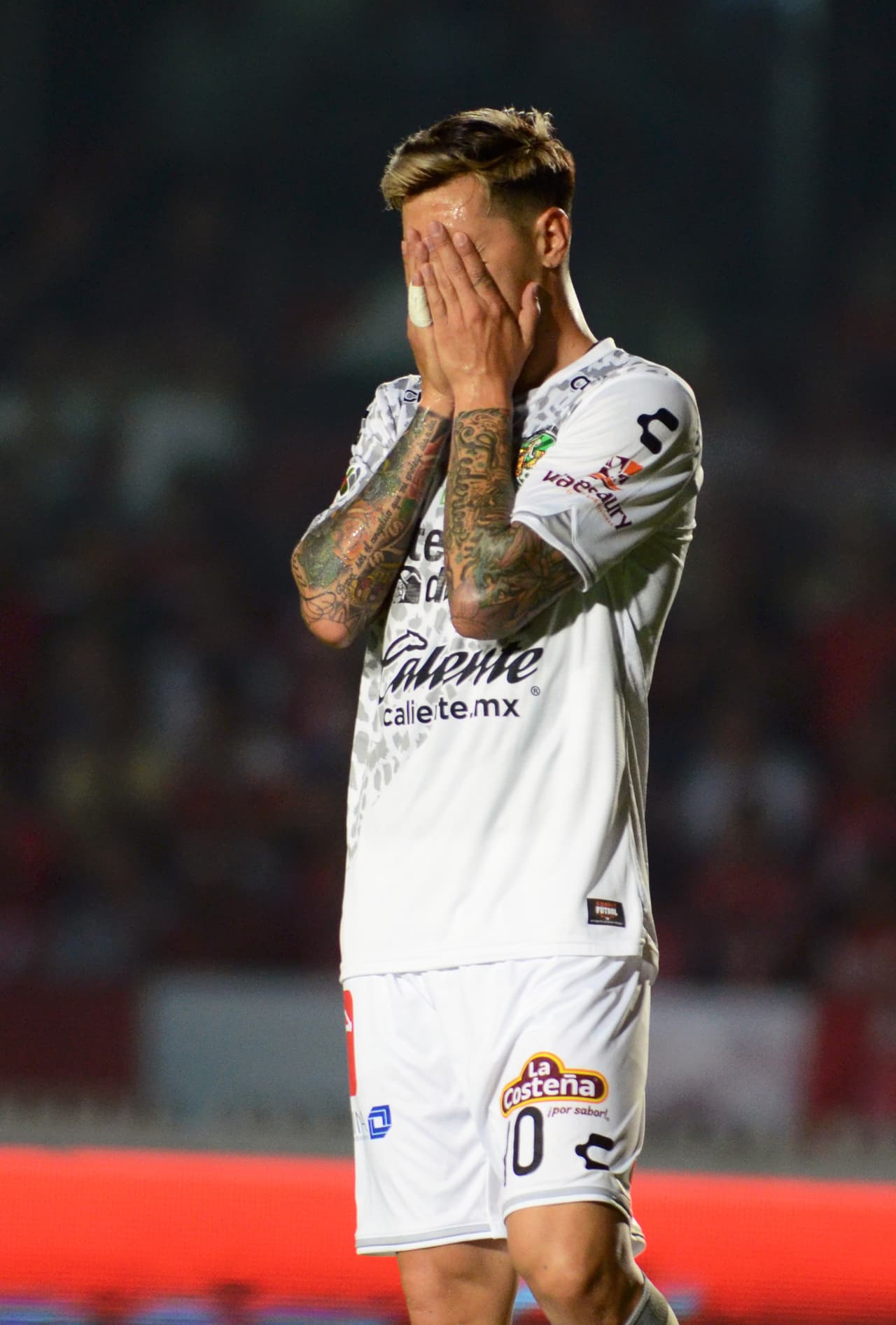 Lo que delató a este futbolista fueron las conversaciones que se encontraron el teléfono celular, junto con otros testimonios.