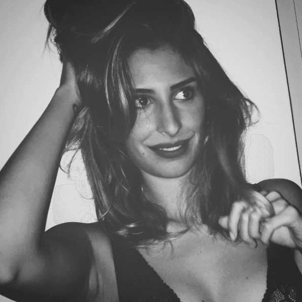 Valentina se ha convertido en una seguidora incondincional de la Juventus, equipo con el que su padre, Massimiliano, ha conseguido dos Scudettos, dos Copas de Italia y dos Supercopas de Italia. La sensual mujer tiene el sueño de todo 'bianconero', la Champions League y espera festejarla en familia.