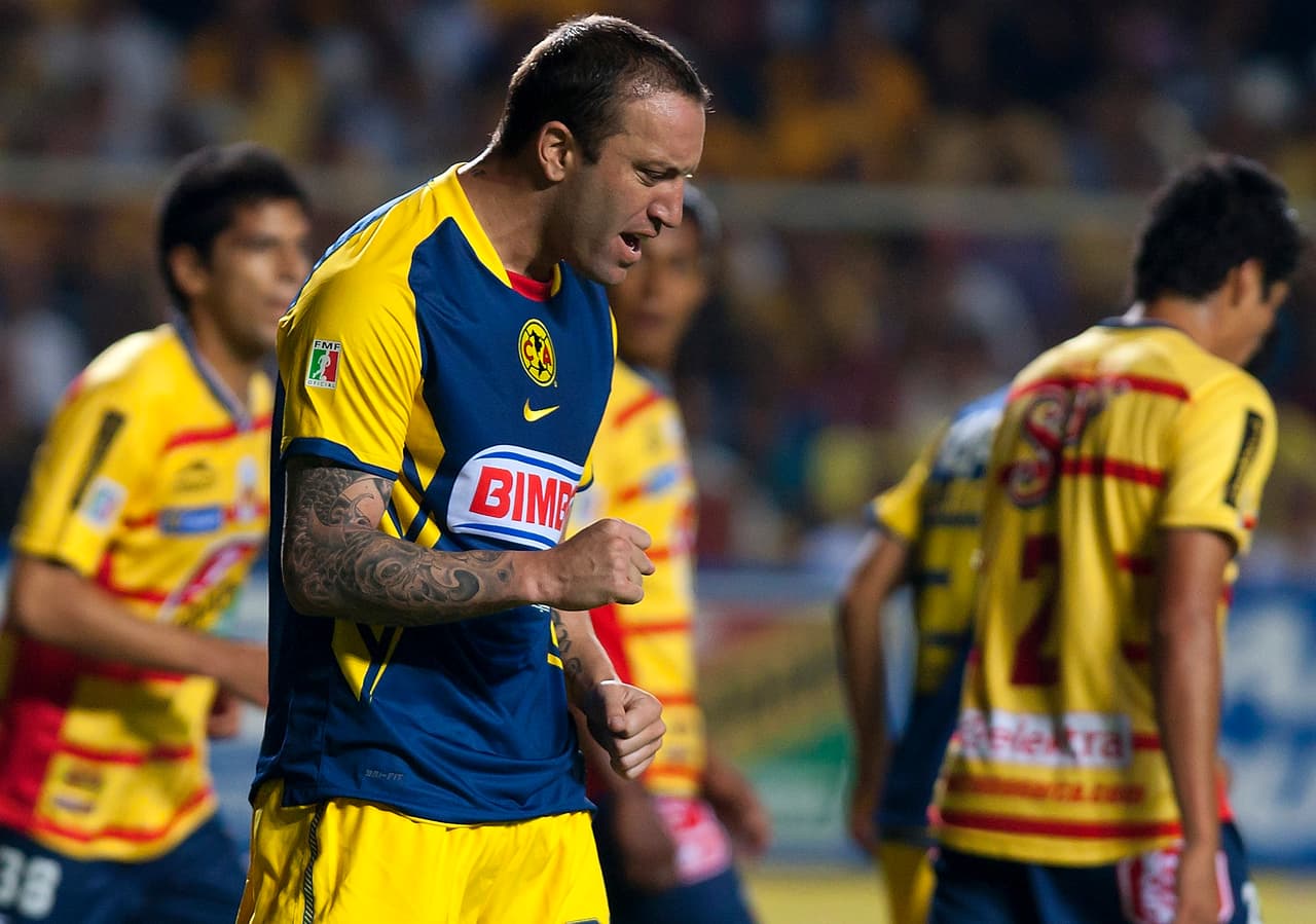 El argentino naturalizado mexicano Matías Vuoso ha tenido dos pasos por América: en 2006 y de 2010 a 2012. En 89 partidos, marcó 29 goles.