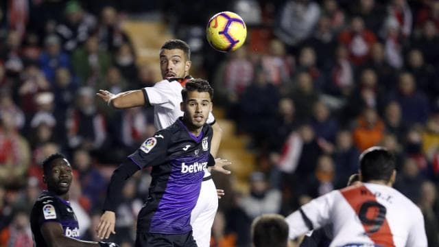 Apenas llegó hace días a la disciplina del equipo Pepinero y el entrenador Mauricio Pellegrino le dio la confianza.