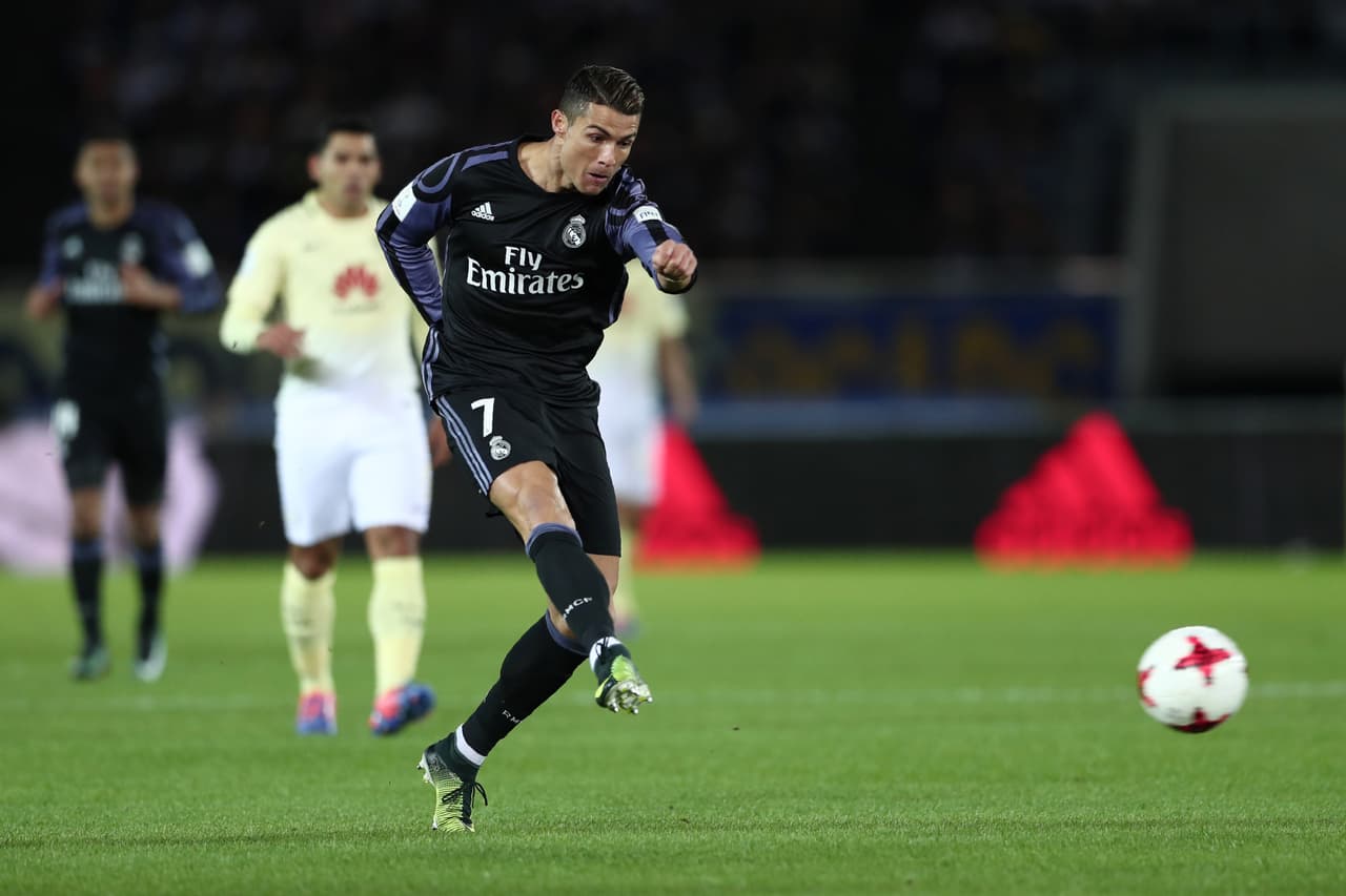 El portugués acabaría muy activo el primer tiempo con un doble disparo que atajaría el arquero del América con buena técnica.