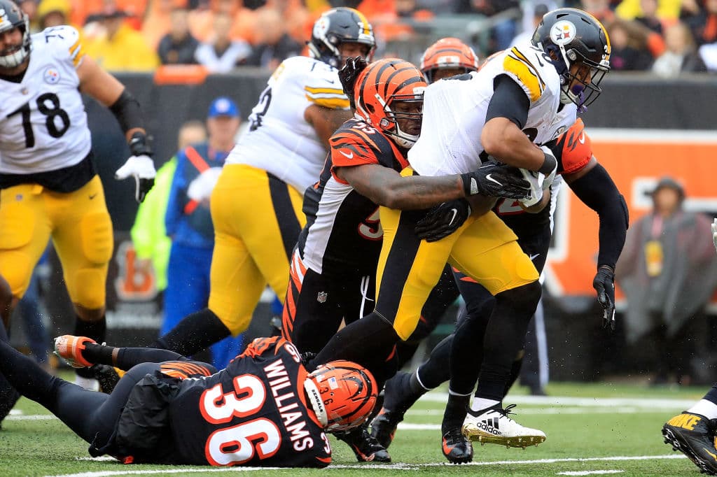 Pero en el segundo cuarto Pittsburgh respondió. James Conner hizo un acarreo de una yarda para empatar 7-7 el juego apenas en la segunda jugada del segundo periodo.