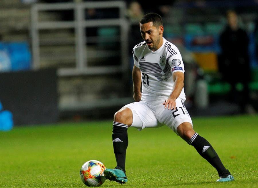 Una lesión hizo perderse casi toda la temporada 2013-14 incluida la copa del mundo.