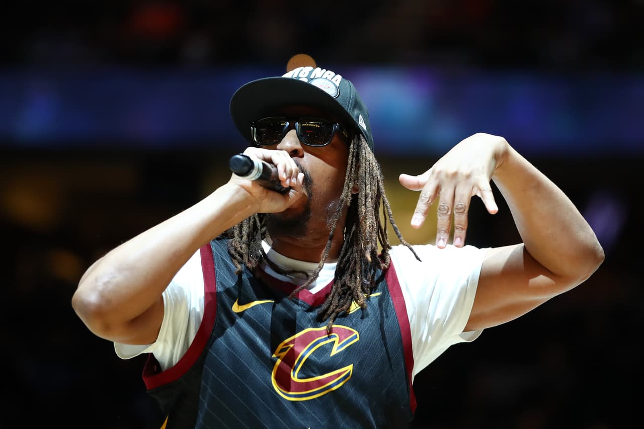 Lil' Jon y Ludacris prendieron la fiesta ante los 26562 espectadores en el Quicken Loans Arena de Cleveland, donde los fanáticos disfrutaron del espectáculo en la jornada del título de los Warriors.