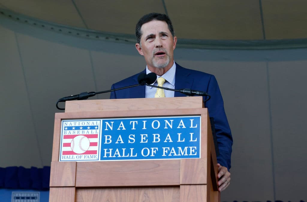 El lanzador abridor Mike Mussina es otro de los nuevos integrantes del Salón de la Fama. De 1991 a 2008 Moose, como también se le conocía, dividió su carrera entre los Baltimore Orioles (1991-2000) y los New York Yankees (2001-2008). Conquistó siete guantes de oro y cinco selecciones al All Star Game.