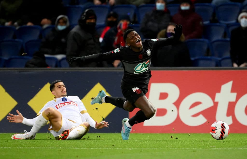 Paris Saint-Germain quedó fuera tras caer ante Niza en tanda de penales, aún con Messi y Kylian Mbappé en cancha. Tras terminar 0-0 en tiempo regular, el partido se decidió desde los once pasos y los visitantes pasan a Cuartos de Final.