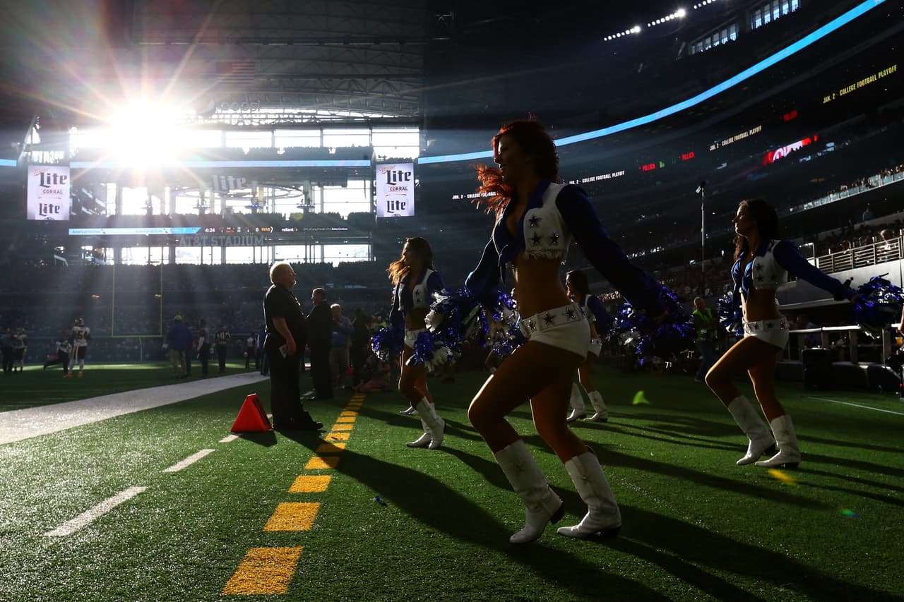 Los Redskins, que dejan su marca en 6-4-1, estuvieron siempre en el partido, pero al final tampoco pudieron superar a la defensa de los Cowboys en los minutos finales.