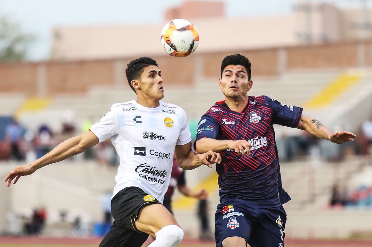 Ya en el partido, Cimarrones buscó equilibrar la serie tras la desventaja de 1-0 en Sinaloa.