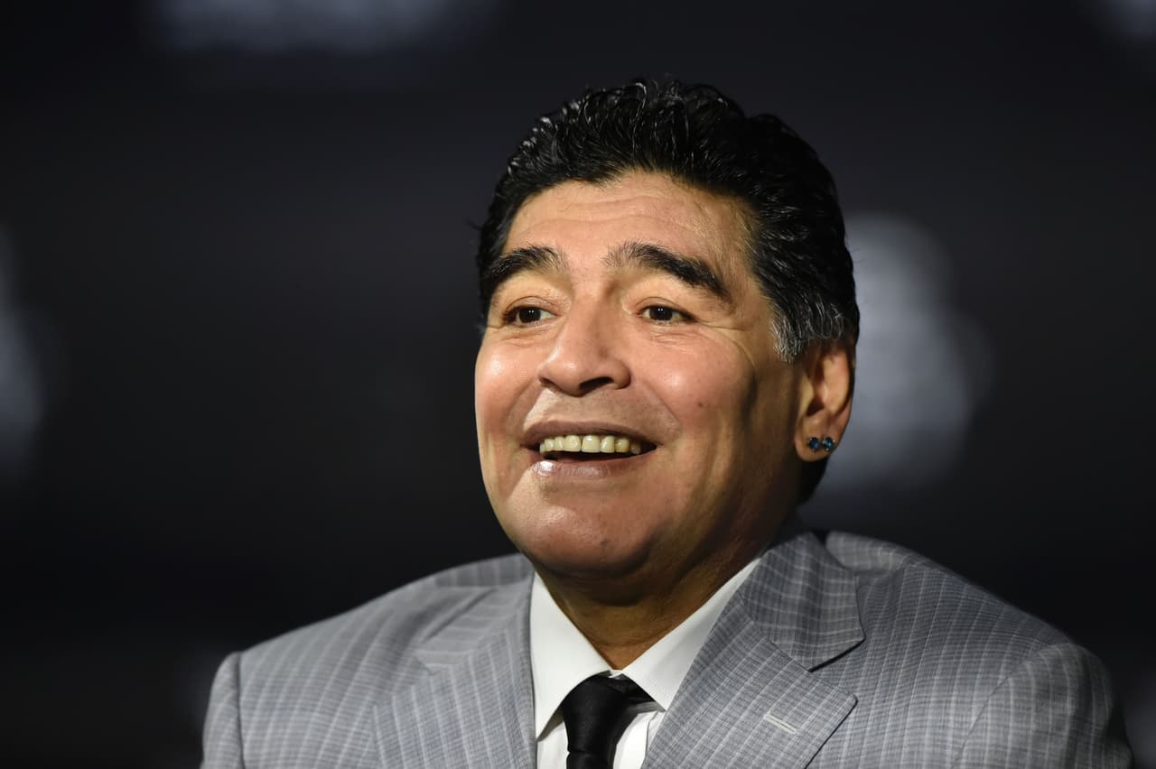 Diego Maradona, de las canchas al teatro en Nápoles