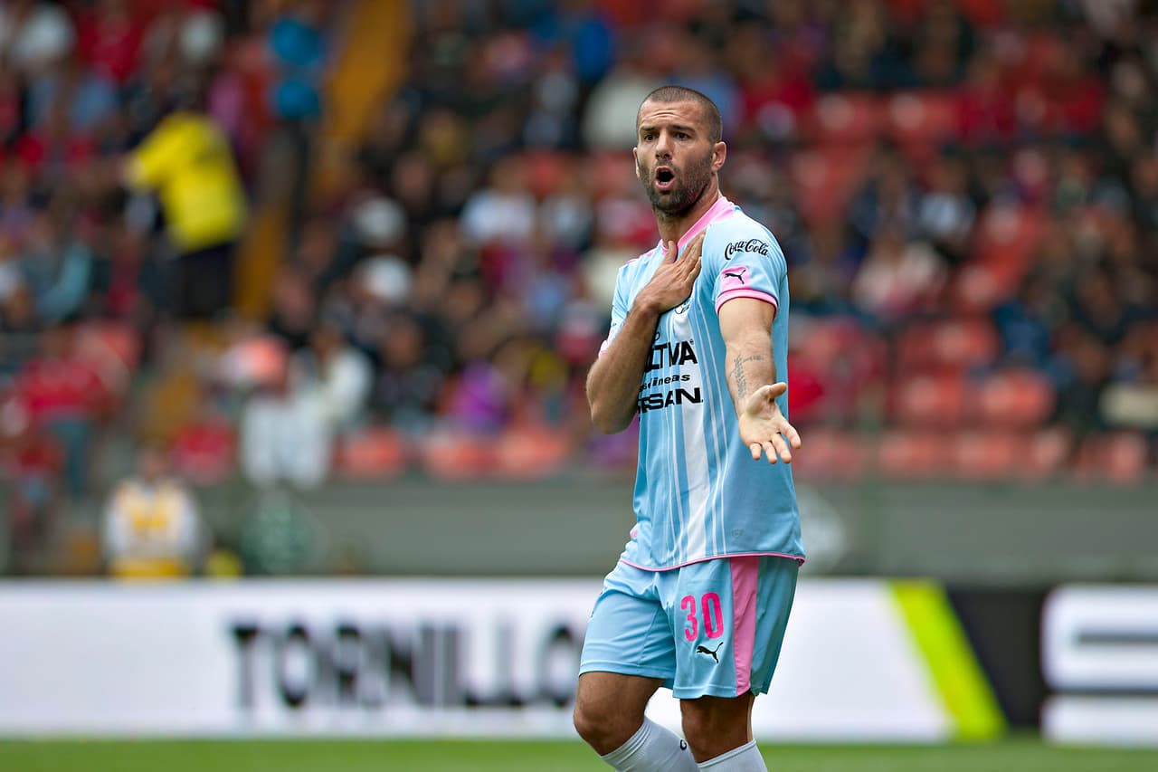 Emanuel 'Tito' Villa estuvo cerca de quedarse sin equipo para el Clausura 2016