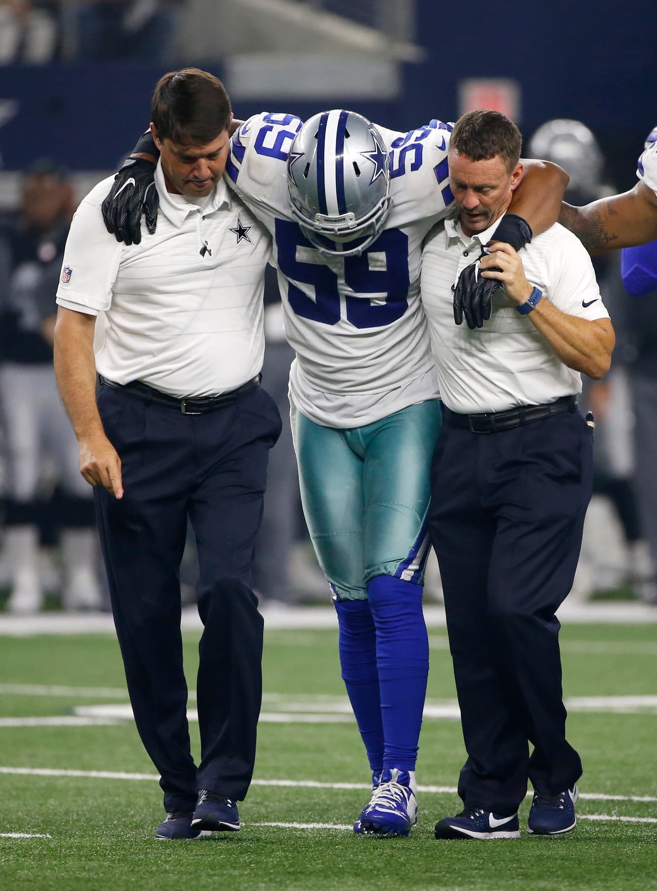 Dallas teme que sea grave la lesión en la rodilla de Anthony Hitchens