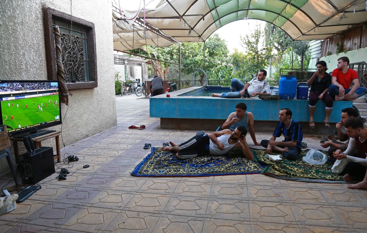Los sirios estuvieron conectados en cada uno de los rincones del país: el fútbol logra paralizar a toda la población.