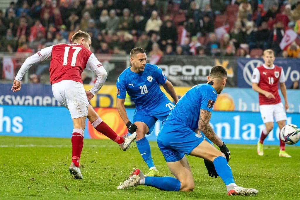 Escocia logró vencer 0-2 en su visita a Moldavia, Austria vence fácilmente a Israekl con un marcador de 4-2 y Dinamarca le pega fácilmente 3-1 a Isalas Feroe.