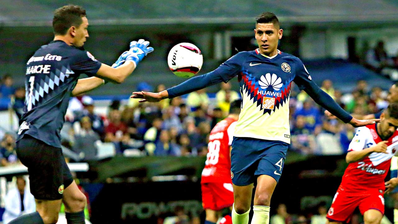 ¡Campeones rubios! Marchesín y Edson Álvarez recibieron el 2019 con nuevo look