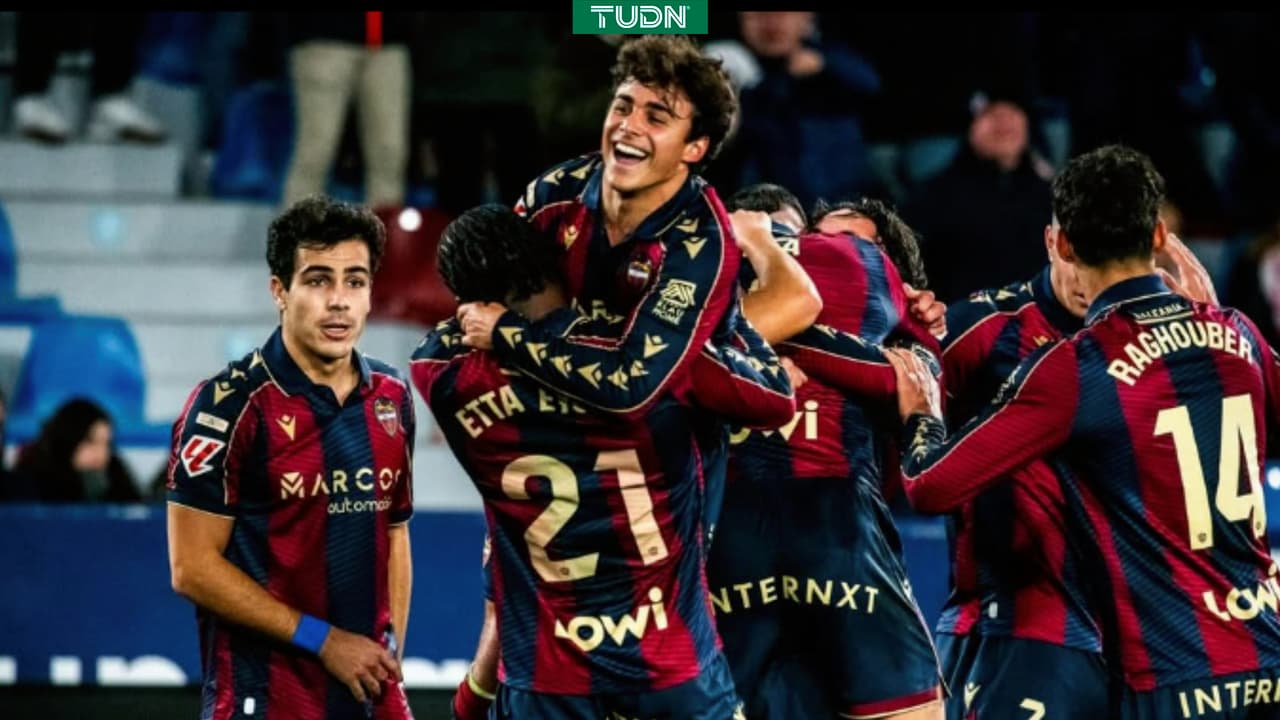 Carlos Álvarez da las gracias al Levante por sus tres años en el club