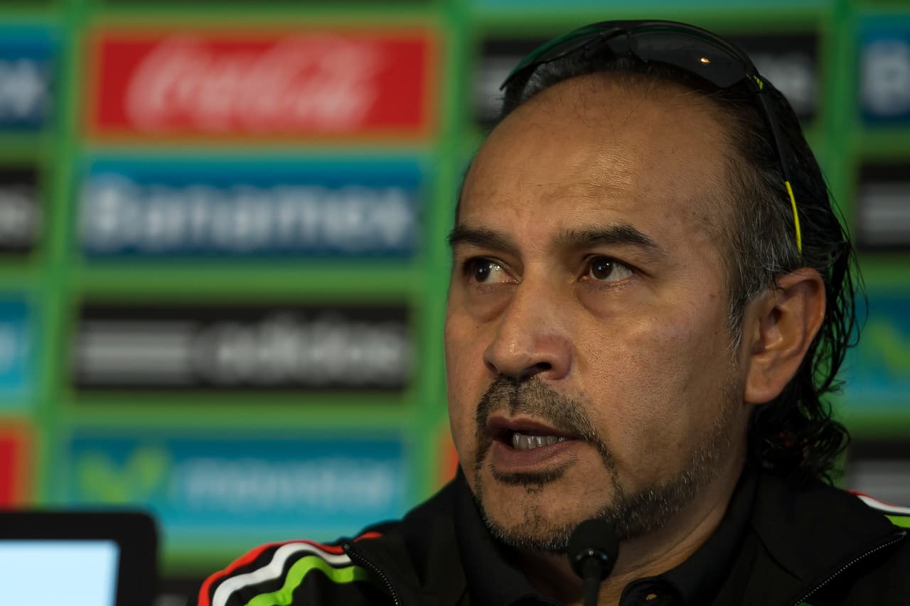 Sin embargo se le critica por la misma situación ya que al no tener experiencia en el máximo circuito se le considera un novato en comparación con los otros candidatos. Fotos Mexsport