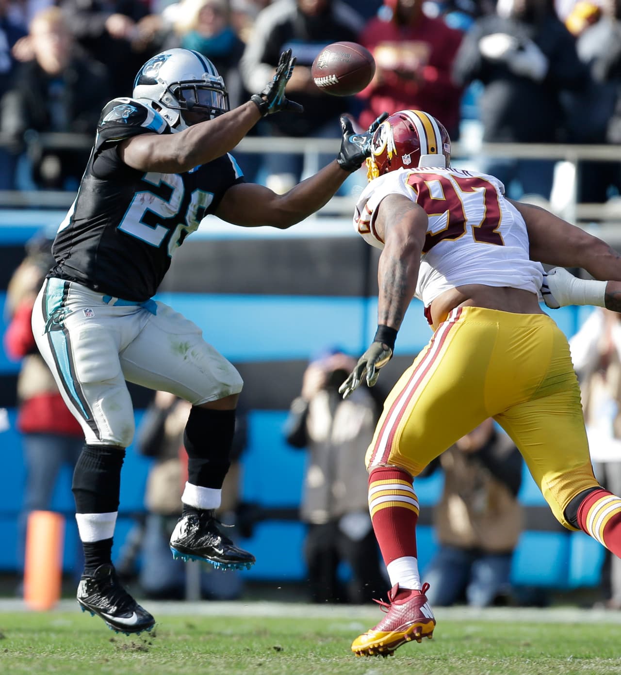 Cam Newton se lució con 5 pases de TD para que los Panthers mantuvieran su incontenible paso en la liga (10-0) al derrotar a los Redskins 44-16. Checa las mejores tomas del partido.