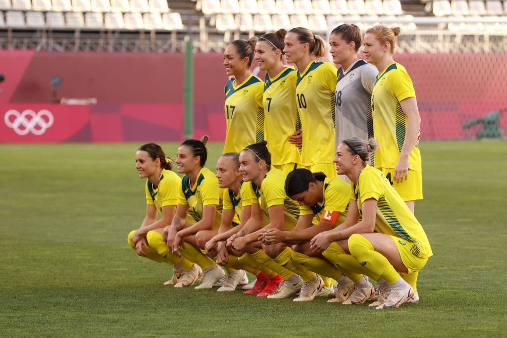 Estados Unidos luchó hasta el final y se lleva el bronce ante la escuadra de Australia 4-3. De la mano de Megan Rapinoe, quien anotó doblete, y de Carli Lloyd, quien también sumó dos tantos, logran subir al podio en los Juegos Olímpicos de Tokyo 2020. Alex Morgan salió lesionada del encuentro.