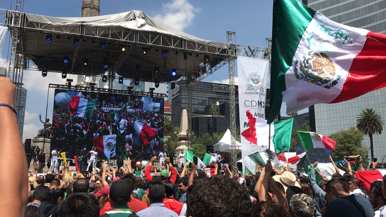 Sin embargo, al final ondearon banderas en el Ángel de la Independencia a la par de lo que en Rusia celebraron por la clasificación de México.
