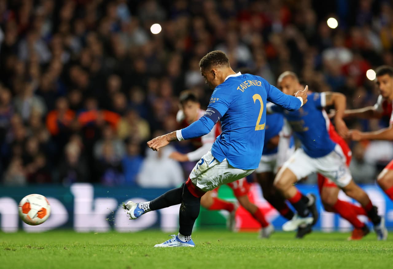 Rangers sufren pero en tiempo extra lograron derrotar al Braga que terminó jugando con nueve elementos.