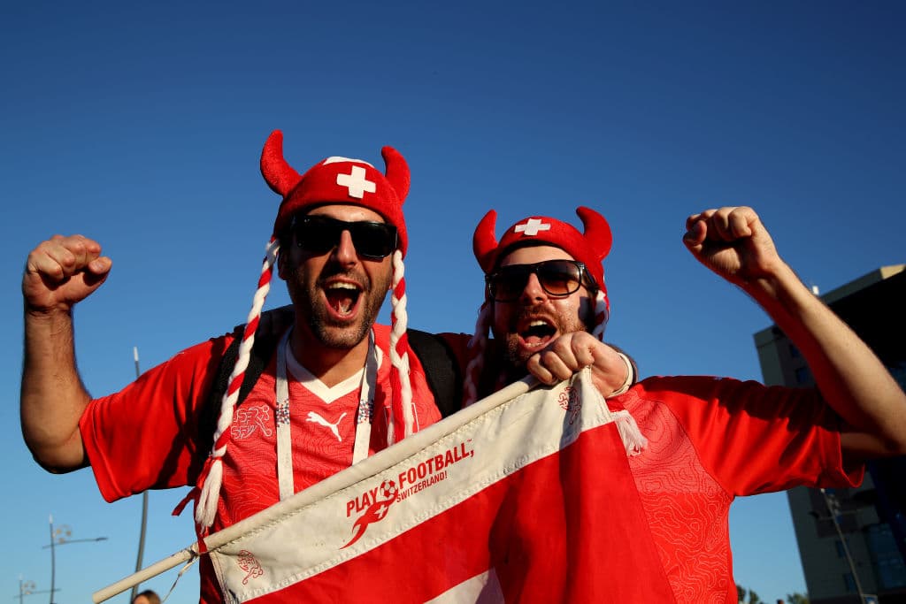 Fanáticos suizos y costarricenses llegaron a abarrotar el estadio Nizhny Novgorod para despedir a sus selecciones en la primera fase. Los ticos se van a casa, los helvéticos a la segunda ronda.