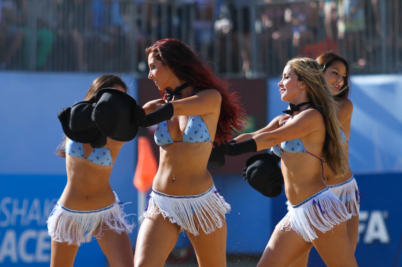 En Portugal se está disputando el Mundial del fútbol de playa donde las bellas mujeres han acaparado todas las miradas de los asistentes.