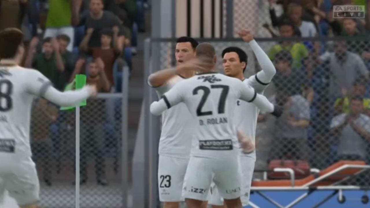 Eder Borelli y los Bravos de Juárez apalearon al Cruz Azul 4-1 en la última jornada de la primera edición de la eLiga MX.