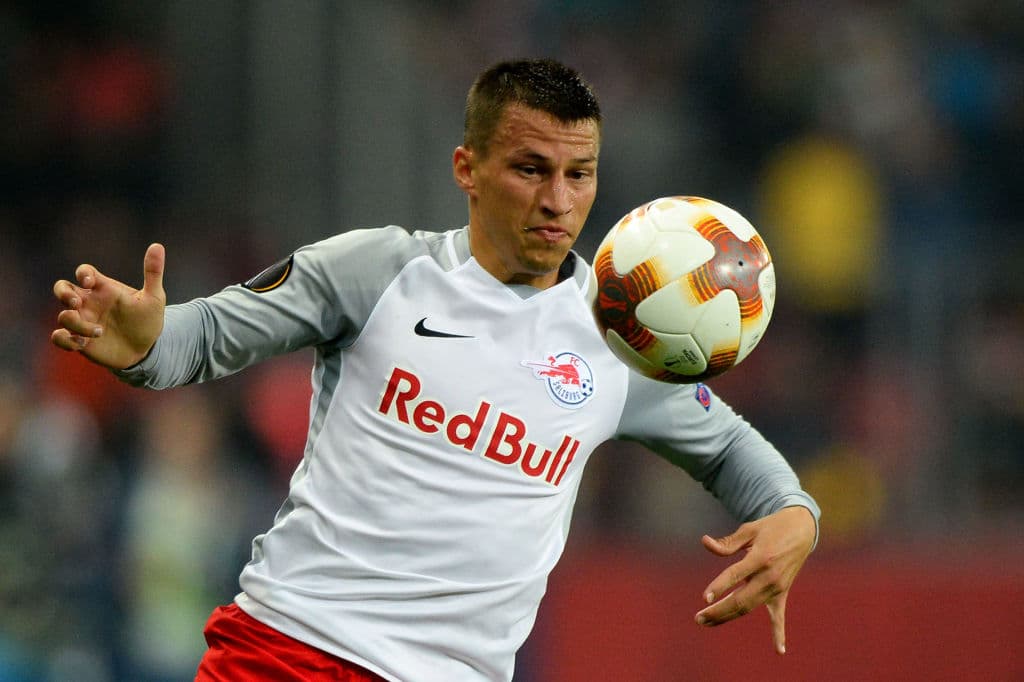 Si bien la Juventus ha estado sondeando laterales derechos como Santiago Arias, se dice que ahora están mirando al austriaco Stefan Lainer.